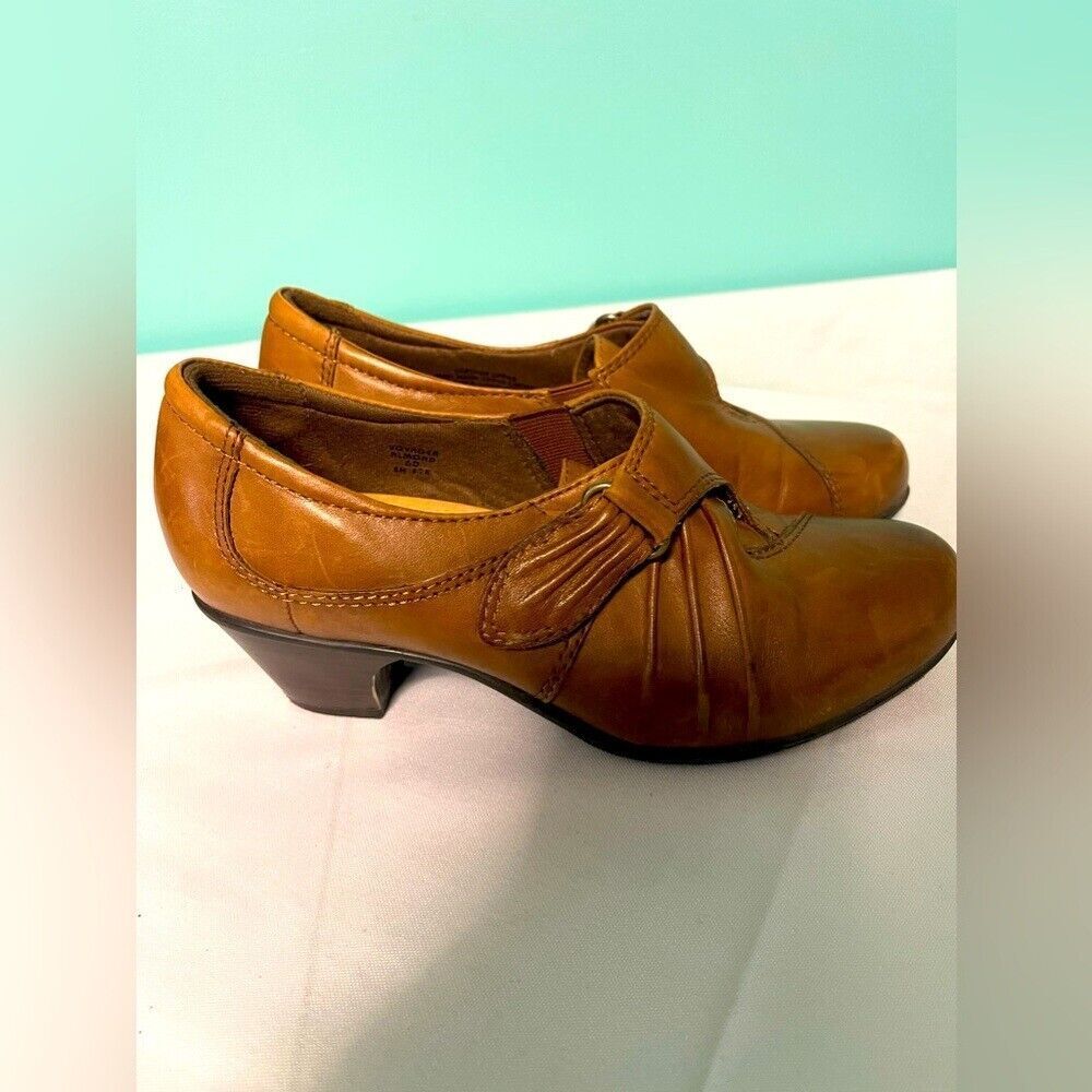 Comfortable Earth Brown Ankle Booties with Chunky Heel